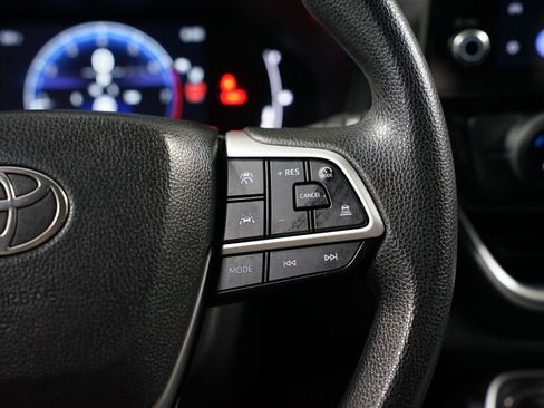 Certified 2025 Toyota Grand Highlander FWD image 13