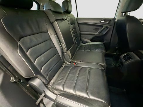 Used 2018 Volkswagen Tiguan SEL Premium FWD image 14