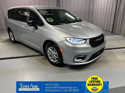 Used 2024 Chrysler Pacifica Touring-L
