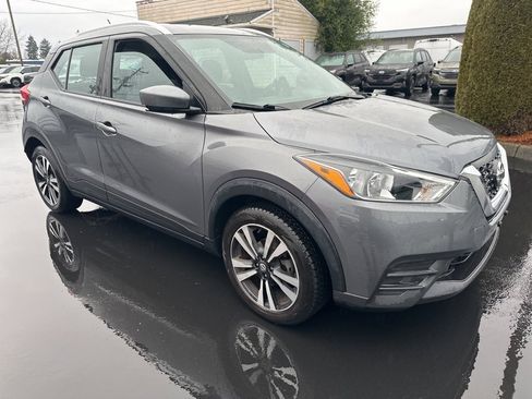 Used 2019 Nissan Kicks SV image 12