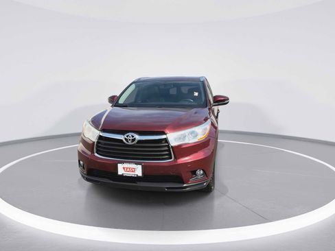 Used 2014 Toyota Highlander XLE AWD/4WD image 3