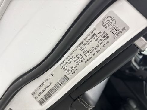 Used 2023 Jeep Grand Cherokee L Limited w/ Luxury Tech Group II image 16