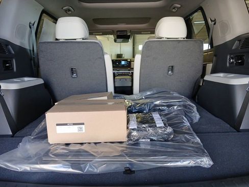New 2026 Hyundai Santa Fe Limited w/ Tow & Go Package AWD/4WD image 16