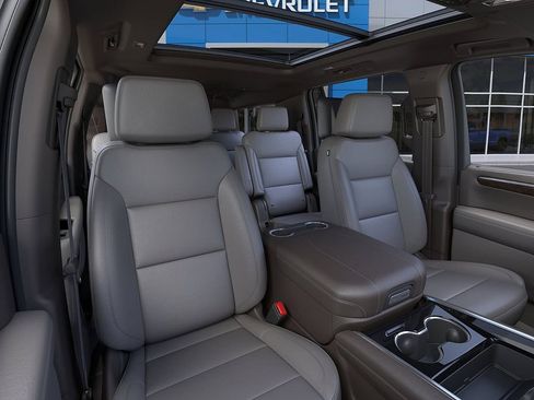 New 2026 Chevrolet Suburban Z71 AWD/4WD image 16