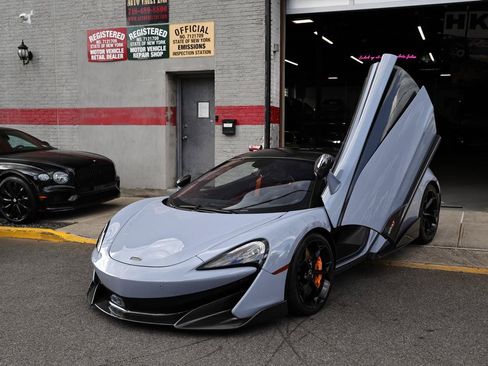 Used 2019 McLaren 600LT RWD image 10