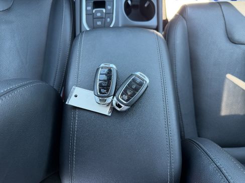 Used 2020 Hyundai Santa Fe SEL w/ Convenience + Premium Package FWD image 26