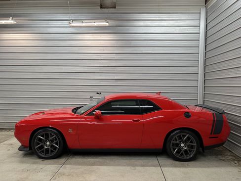 Used 2016 Dodge Challenger R/T Scat Pack image 6