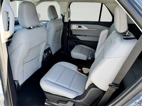 New 2026 Ford Explorer Active w/ Active Comfort Package image 32