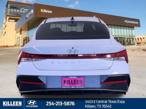 Used 2025 Hyundai Elantra SEL FWD image 8