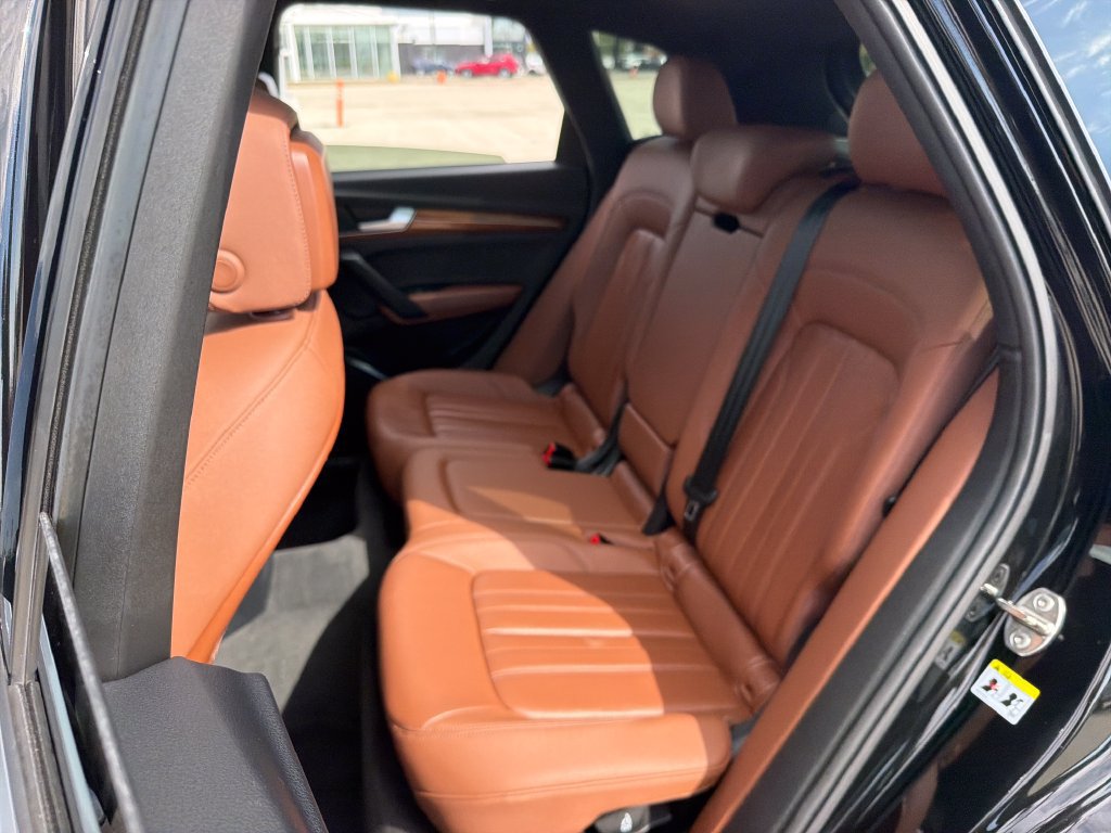 Used 2023 Audi Q5 2.0T Premium w/ Convenience Package AWD/4WD image 24