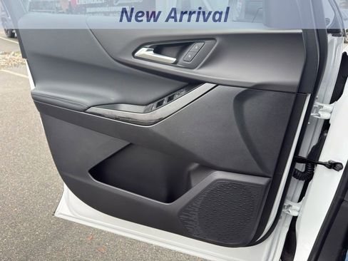 Used 2026 Chevrolet Equinox LT image 10