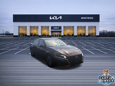 Used 2023 Nissan Altima 2.5 SV FWD image 3