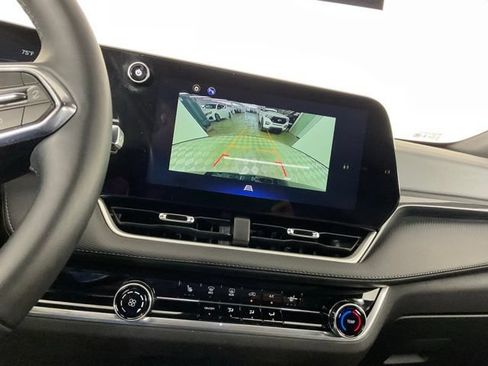 Used 2025 Chevrolet Equinox LT FWD image 23