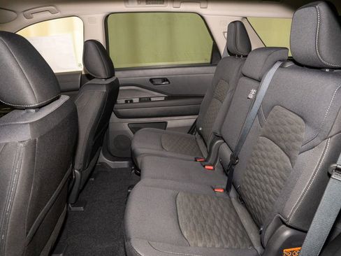 New 2026 Nissan Pathfinder SV image 10