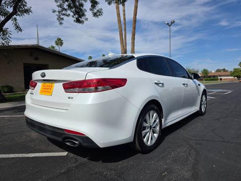 Used 2016 Kia Optima EX image 5