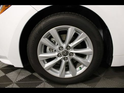 Used 2026 Toyota Corolla LE w/ LE Premium Package FWD image 27