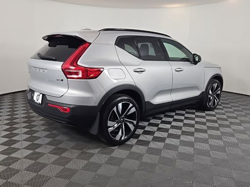 Used 2023 Volvo XC40 B5 Plus w/ Protection Package Premier image 9