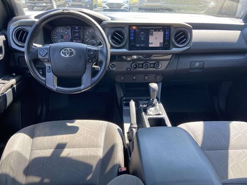 Used 2017 Toyota Tacoma TRD Off-Road w/ Tow Package RWD image 11