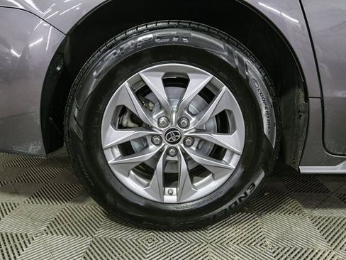 Used 2021 Toyota Sienna LE image 14