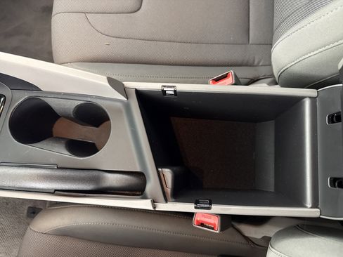 Used 2024 Hyundai Elantra SE image 29