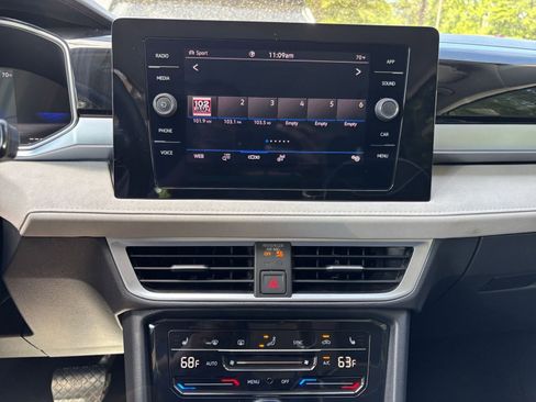 Used 2025 Volkswagen Taos SE AWD/4WD image 20