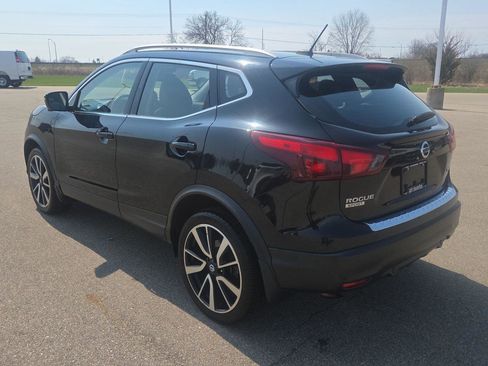Used 2019 Nissan Rogue Sport SL w/ Premium Package AWD/4WD image 3