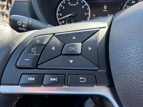 Used 2024 Nissan Sentra SR w/ SR Premium Package image 17