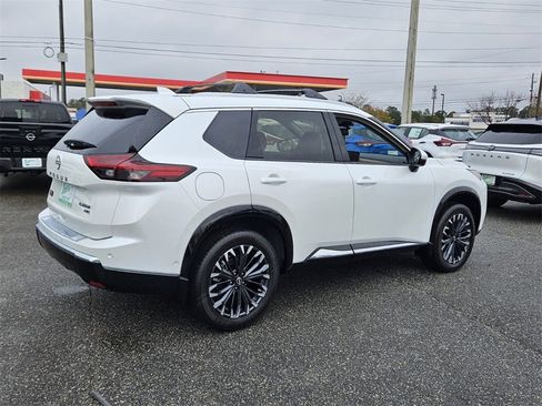 New 2026 Nissan Rogue Platinum image 12