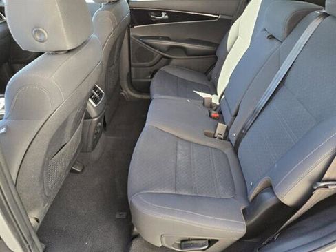 Used 2020 Kia Sorento LX w/ LX I4 Convenience Package image 7