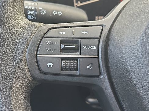 Certified 2024 Honda HR-V LX image 22