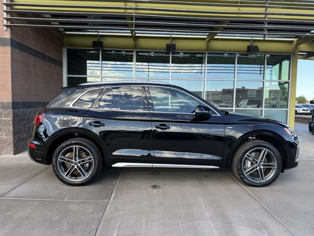 Used 2025 Audi Q5 e Premium AWD/4WD image 9