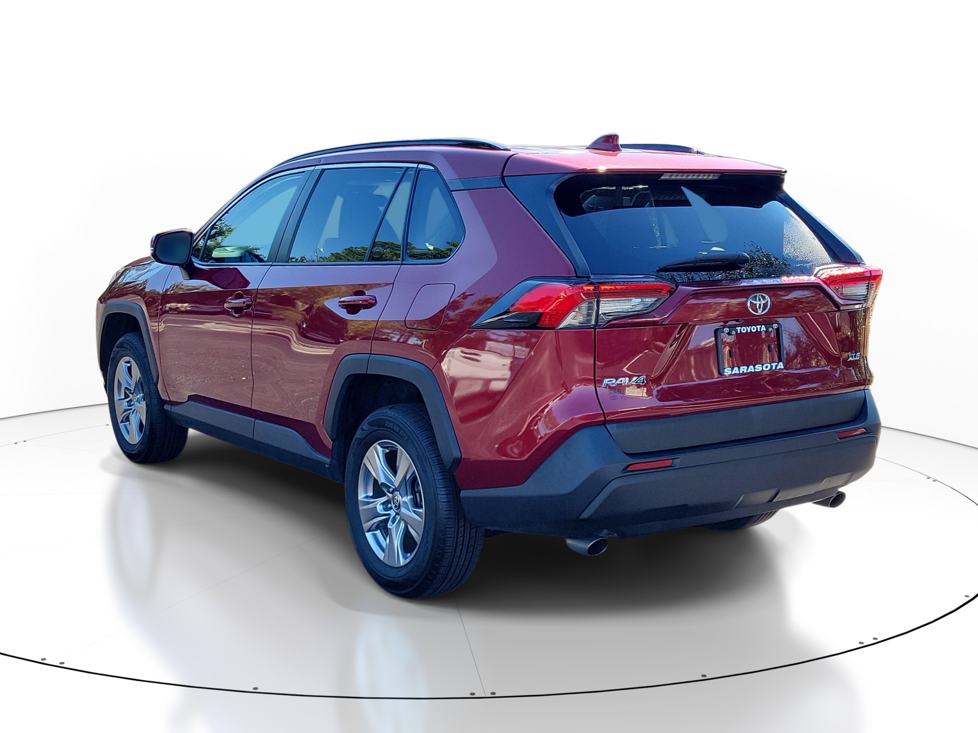 Used 2023 Toyota RAV4 XLE FWD image 4