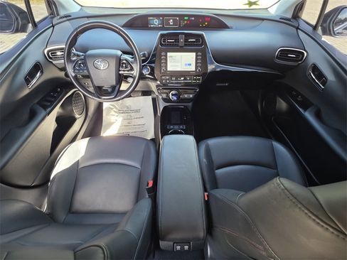 Certified 2022 Toyota Prius L Eco image 4