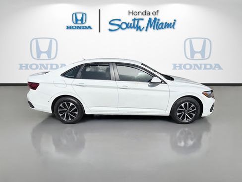 Used 2024 Volkswagen Jetta S image 8