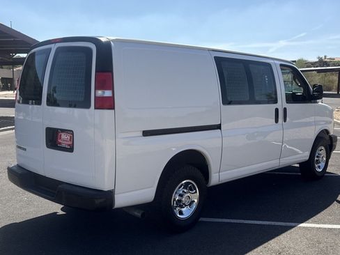 Used 2019 Chevrolet Express 2500 w/ Driver Convenience Package RWD image 5