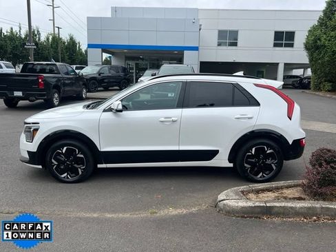 Used 2024 Kia Niro Wind w/ Wind Preserve Package FWD image 4
