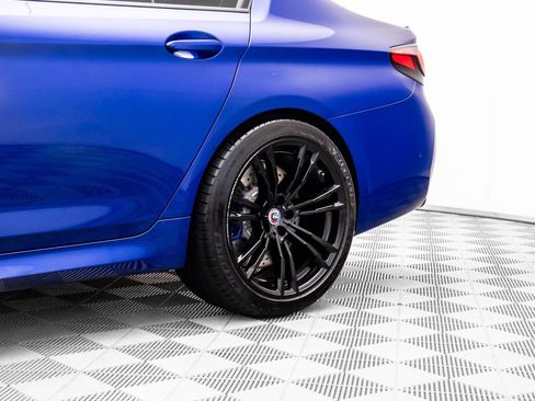 Used 2023 BMW M5 w/ Executive Package image 40