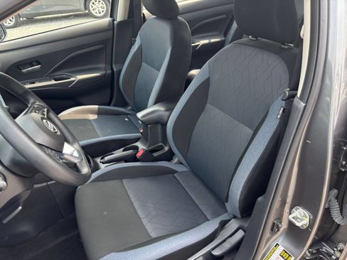 Used 2025 Nissan Versa SV FWD image 29