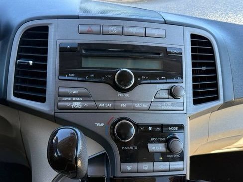 Used 2009 Toyota Venza AWD image 19