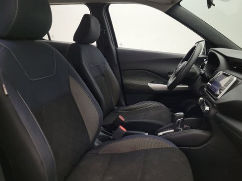 Used 2018 Nissan Kicks SV w/ Exterior Package FWD image 21