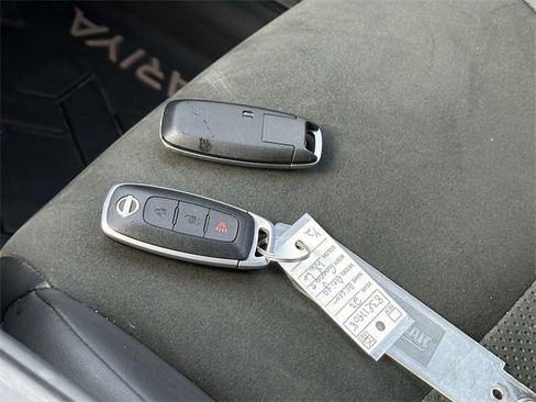 Used 2023 Nissan Ariya AWD image 3