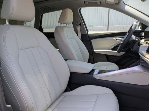 New 2025 Audi Q5 Premium image 10