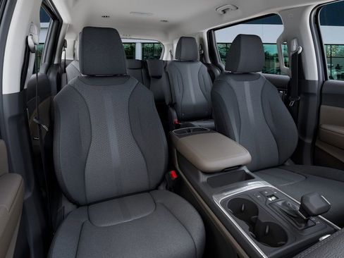 New 2026 Kia Carnival LX image 15