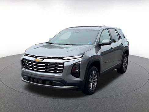 Used 2025 Chevrolet Equinox LT FWD image 7