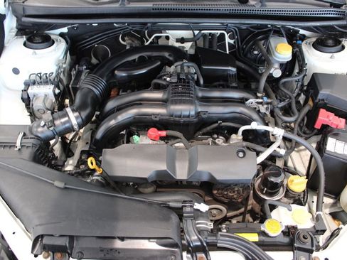 Used 2017 Subaru Crosstrek 2.0i Premium image 8