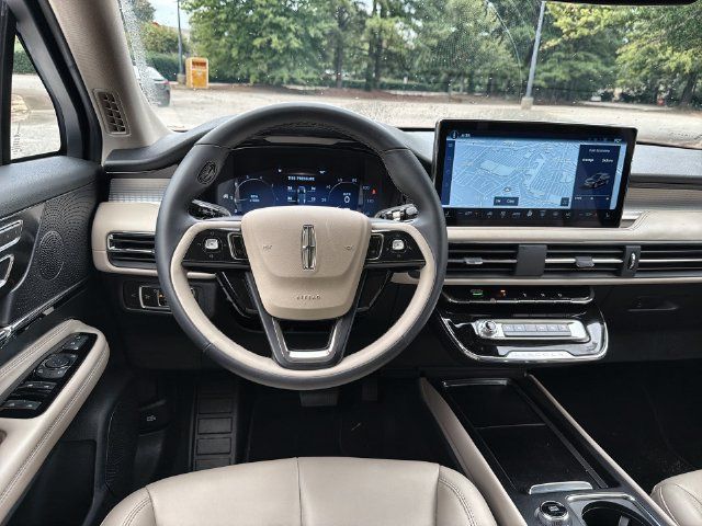 Used 2026 Lincoln Corsair Premiere FWD image 14