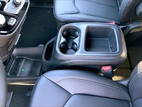 New 2026 Chrysler Pacifica Select FWD image 36