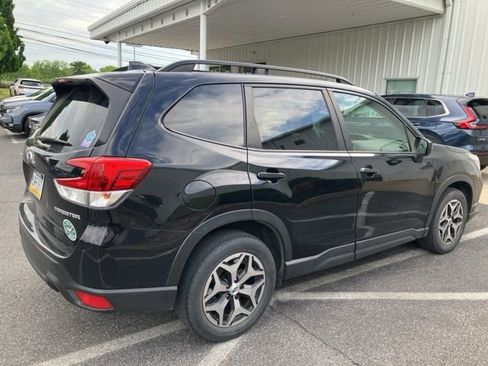Used 2021 Subaru Forester Premium AWD/4WD image 8