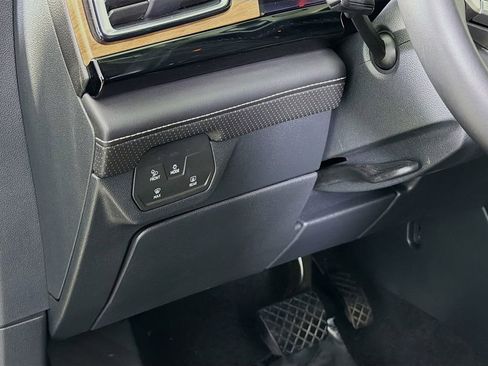 Used 2024 Volkswagen Atlas SE image 10