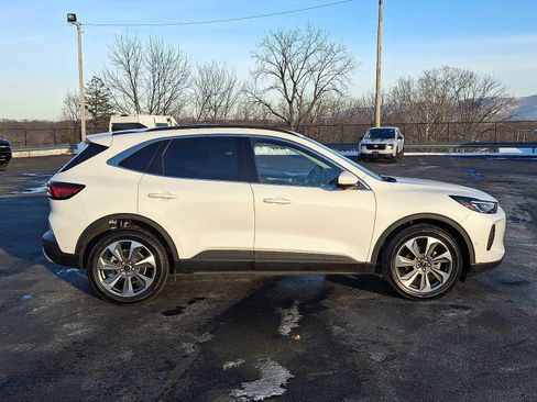 Certified 2024 Ford Escape Platinum w/ Premium Technology Package image 7